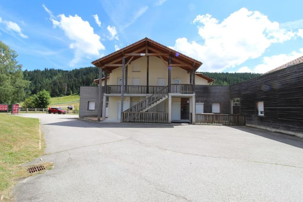 Le Petit Bonhomme De Neige Apartment Gerardmer Bagian luar foto